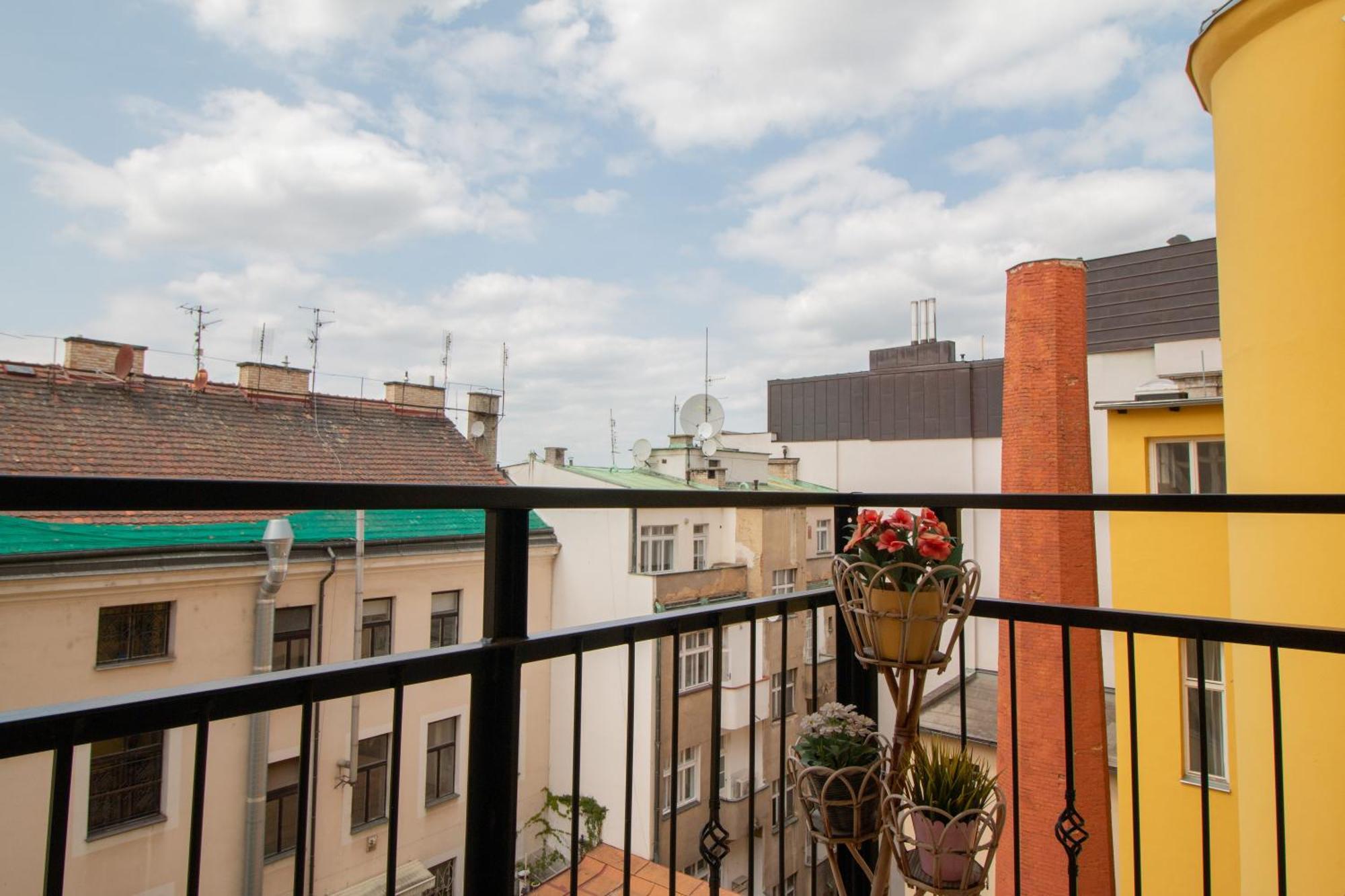 Stay Inn Apartments Stepanska Прага Экстерьер фото