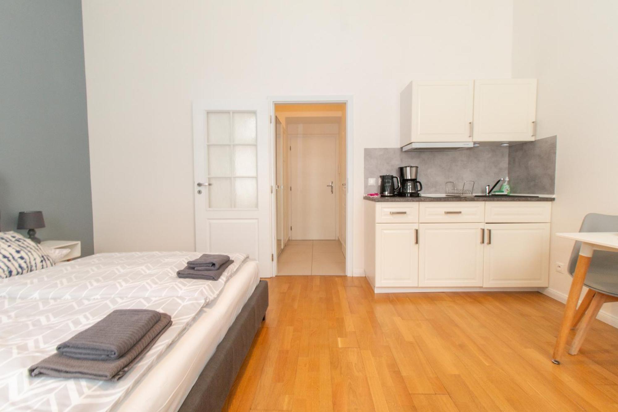 Stay Inn Apartments Stepanska Прага Экстерьер фото
