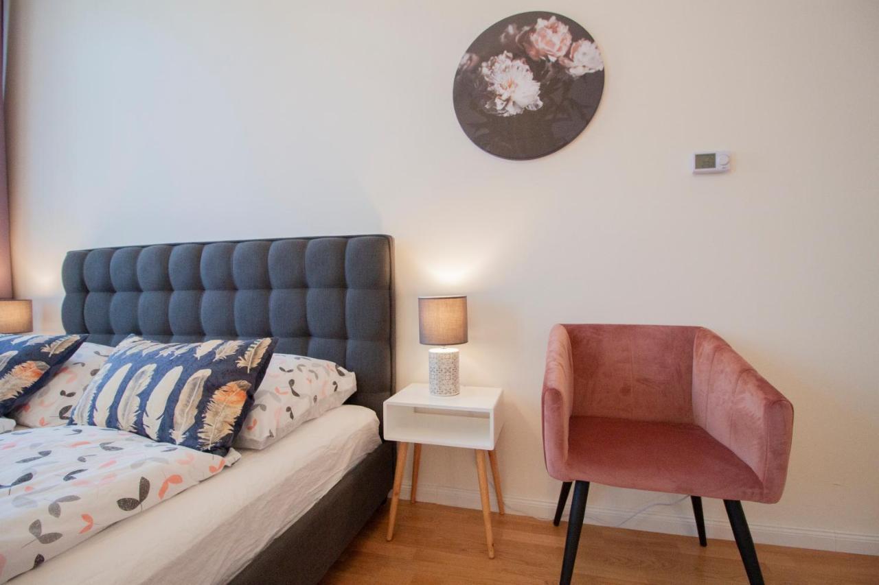 Stay Inn Apartments Stepanska Прага Экстерьер фото